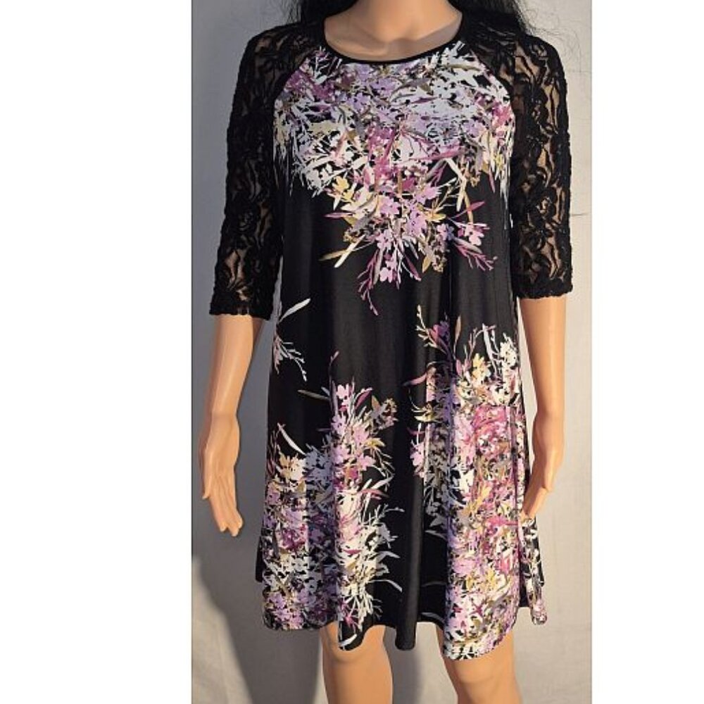 JULIAN TAYLOR laced sleeved dress, Black with floral design in size 12